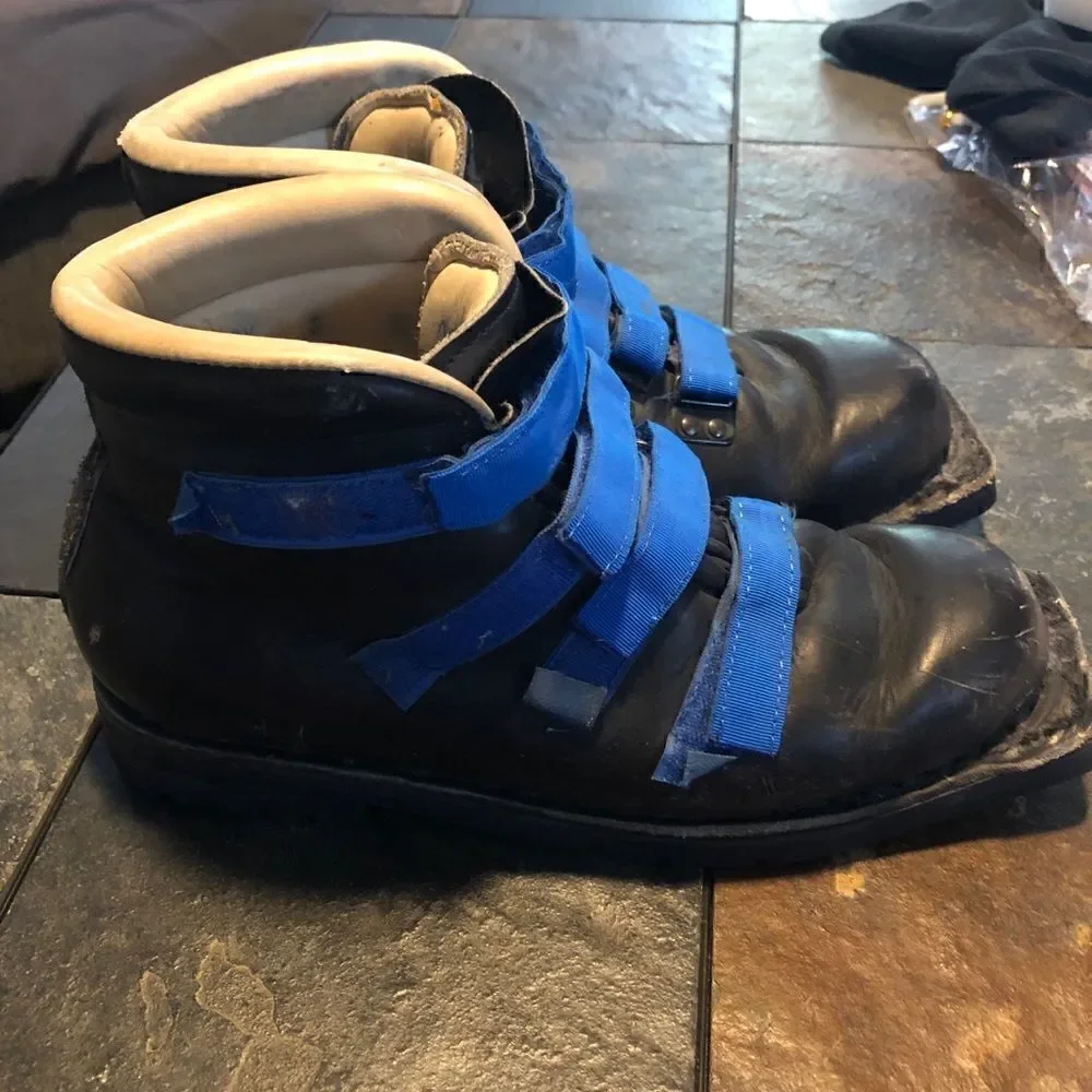 Vintage Merrell Black Leather Ski Boots, Men’s 9 1/2